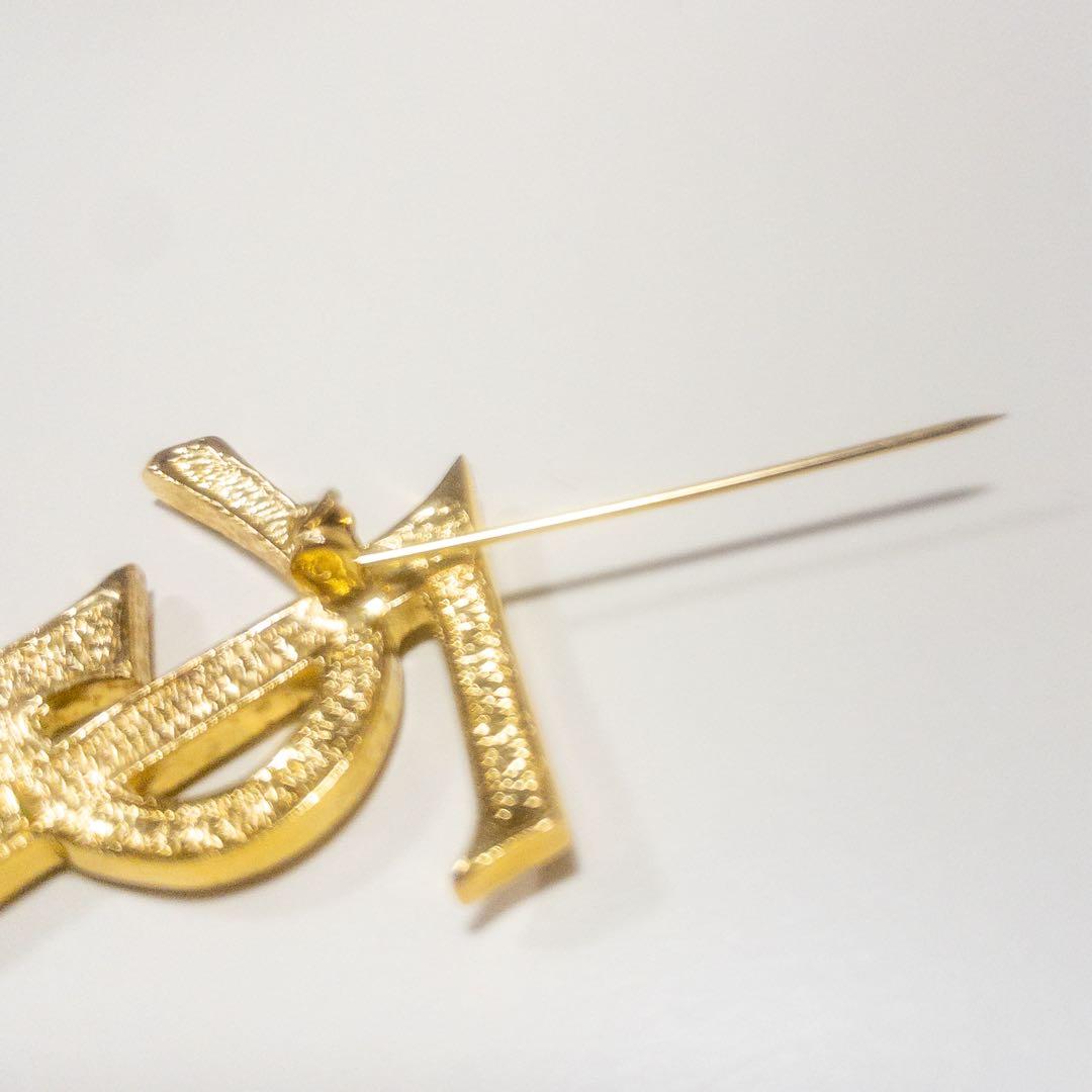 YSL イブサンローラン ロゴ ラインストーン ブローチ ゴールド