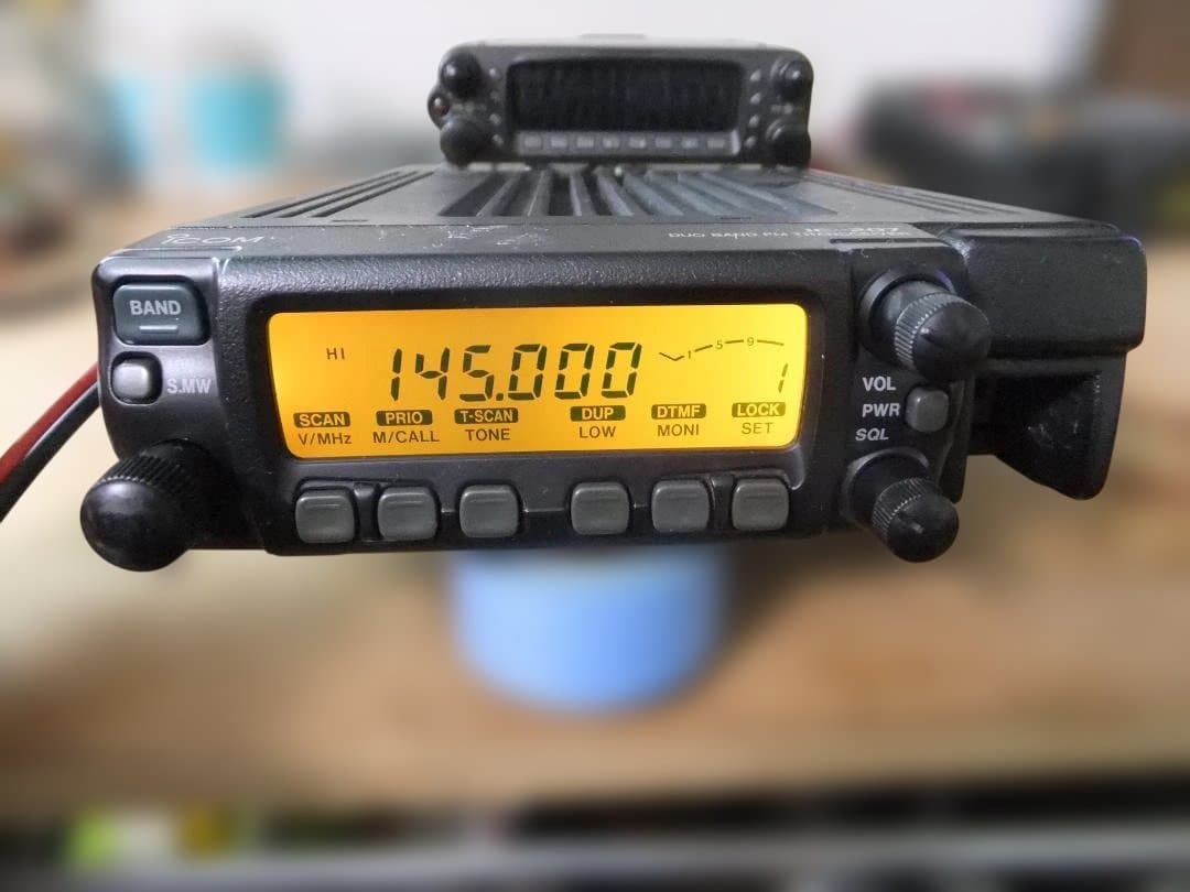 ☆アイコム　144/430MHｚ帯20Wモービル機　IC-207（現状渡し）☆