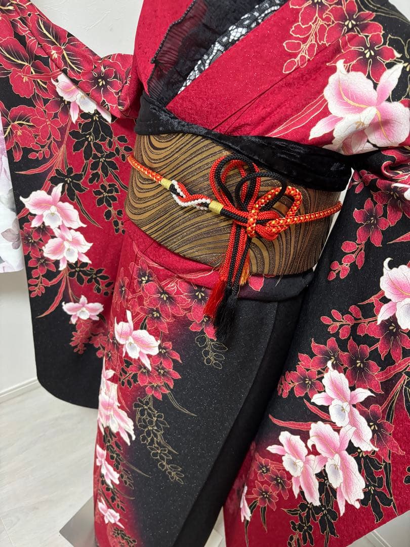 美品　正絹振袖フルセット　銀通し　黒地　花柄　鈴ガード付き　成人式