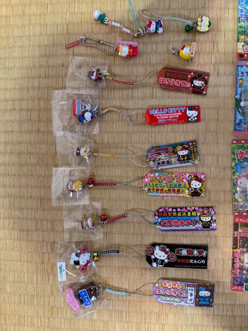ハローキティ ご当地ストラップセット 根付 200個ぐらい 地域限定 その他