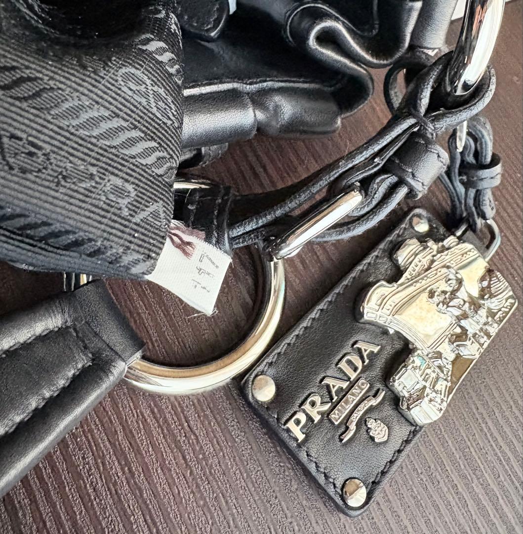 『美品』PRADA ブラック レザー ショルダーバッグ