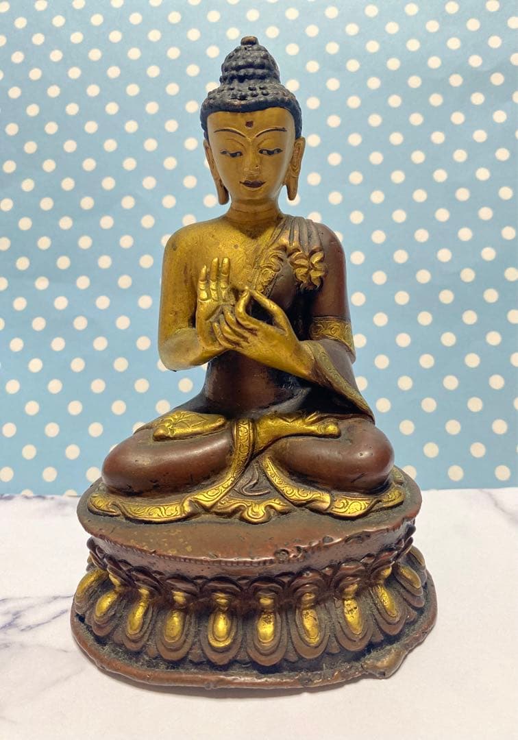 銅製　チベット　特大鍍金仏　ネパール仏像　家内仏堂 奉納 装飾品 工芸品 置物