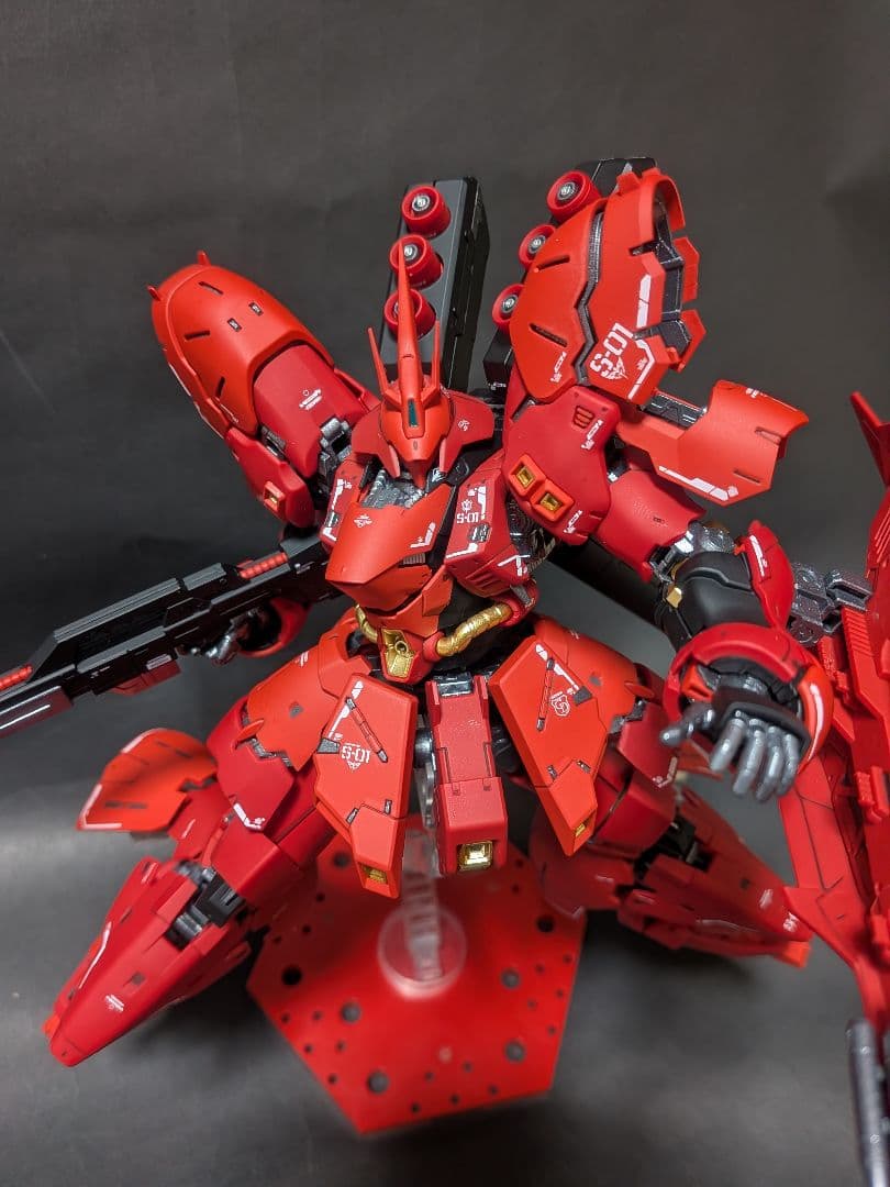 ヒ*ロ様 完成品 ガンプラ RG サザビー MSN-04 SAZABI
