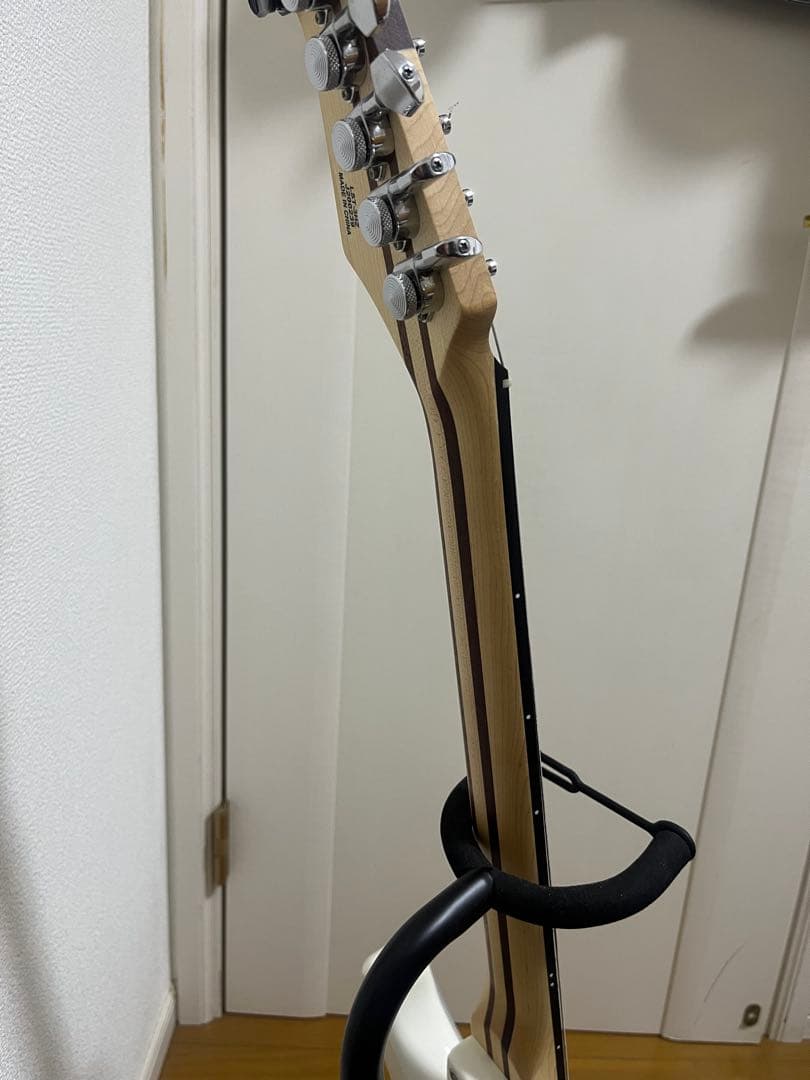 エレキギター ホワイト(アンプ付）