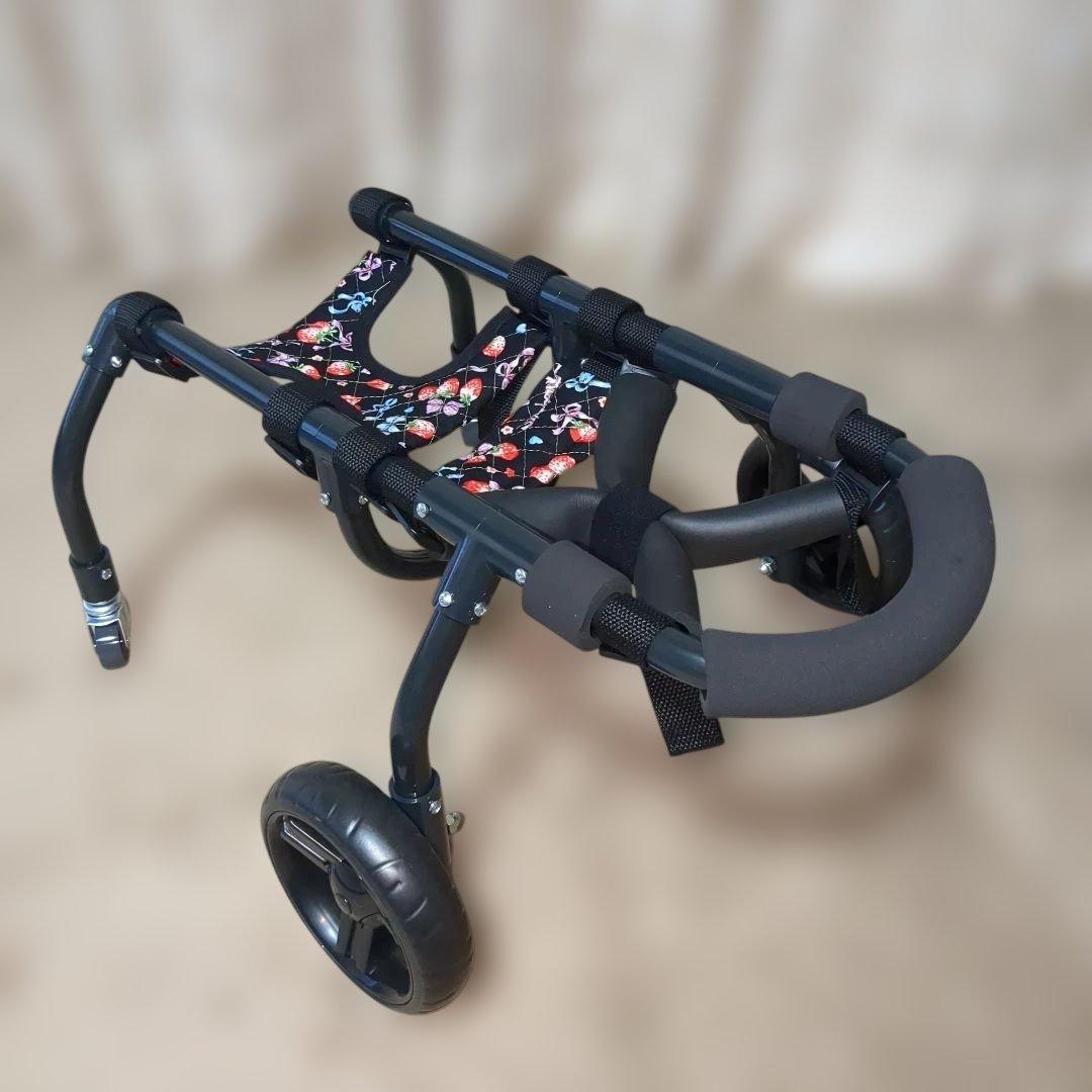 ワンちゃん4輪　リハビリ　食事補助　犬用車椅子　介護用　犬の歩行器