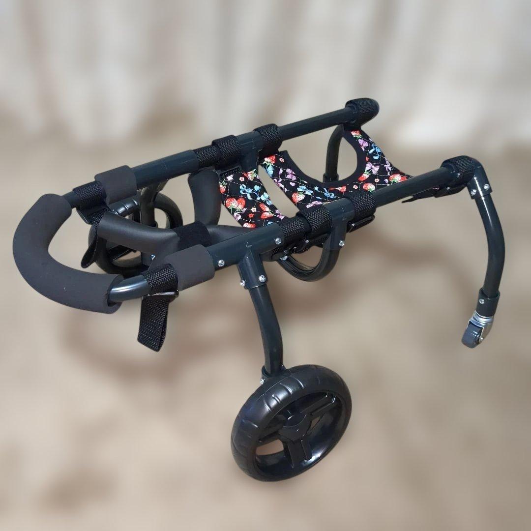 ワンちゃん4輪　リハビリ　食事補助　犬用車椅子　介護用　犬の歩行器