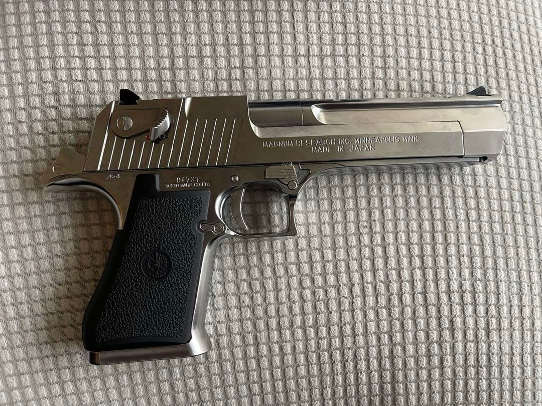 東京マルイ DESERT EAGLE .50AE クロームステンレス