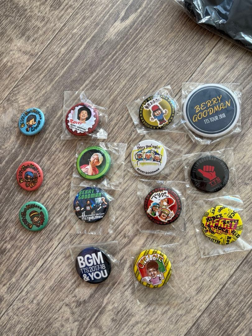 BERRY GOODMAN セットトレーナー、トートバッグ、バッジ, タオルなど