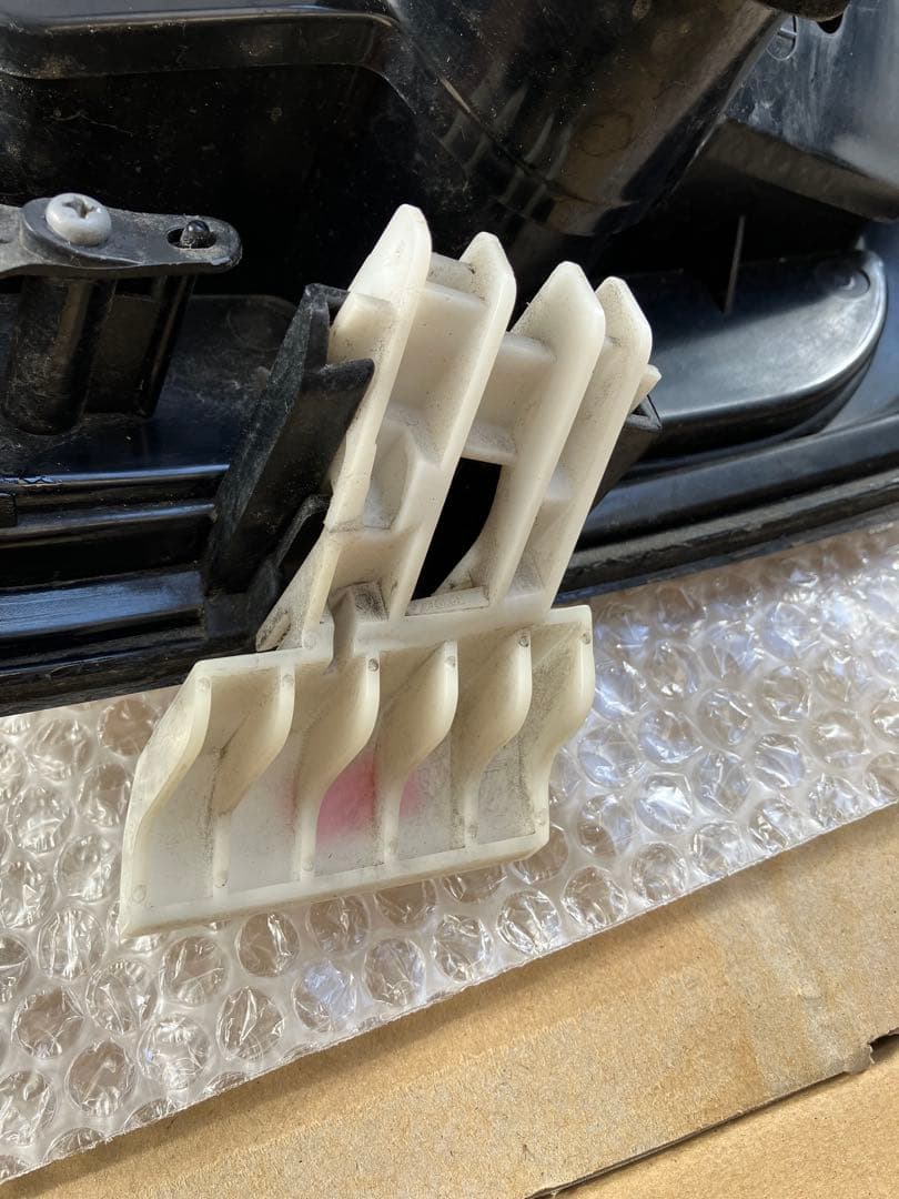 プリウス30系　ヴァレンティテール(左側) LED スモークデザイン