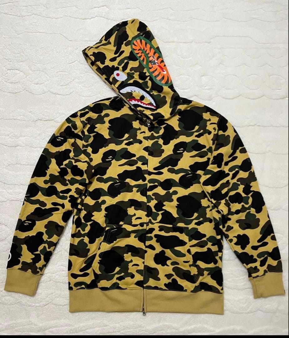A BATHING APE カモフラージュパーカー　シャーク