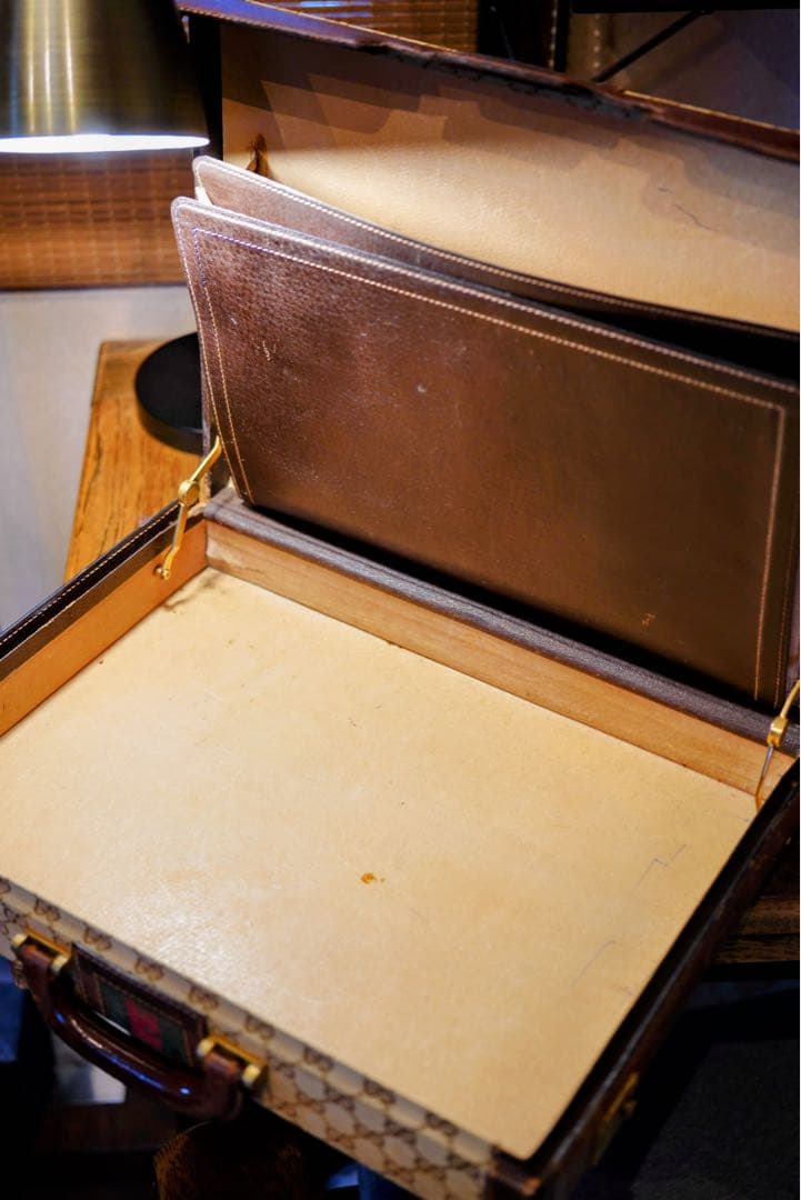 グッチ　1970s トランク　カバン　ハンドバッグ　ヴィンテージ　オールドグッチ
