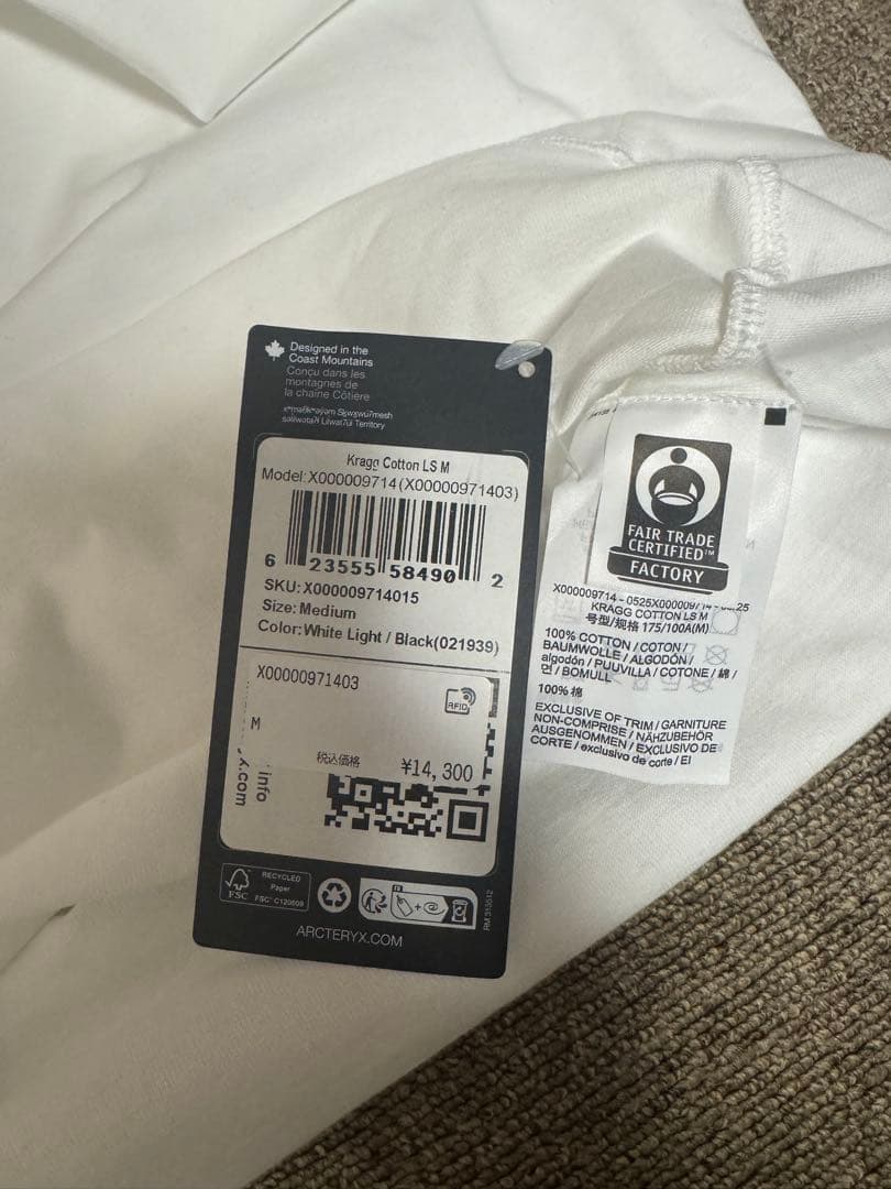 アークテリクス ホワイト 長袖Tシャツ