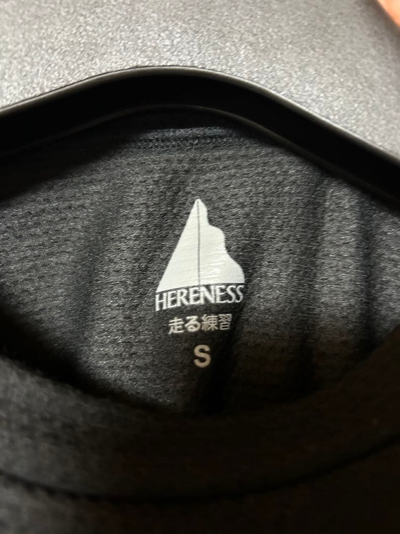 【限定•未使用】走る練習‼️HERENESS 黒 Tシャツ Sサイズ