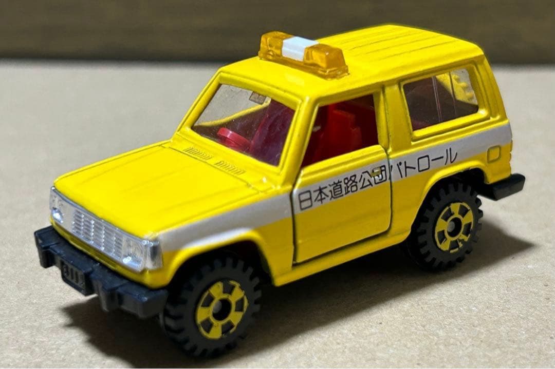 日本製 トミカ 三菱パジェロ 日本道路公団パトロールカー