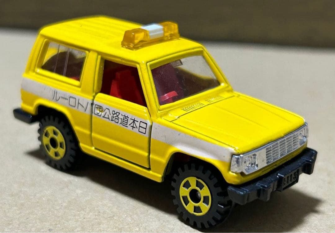 日本製 トミカ 三菱パジェロ 日本道路公団パトロールカー