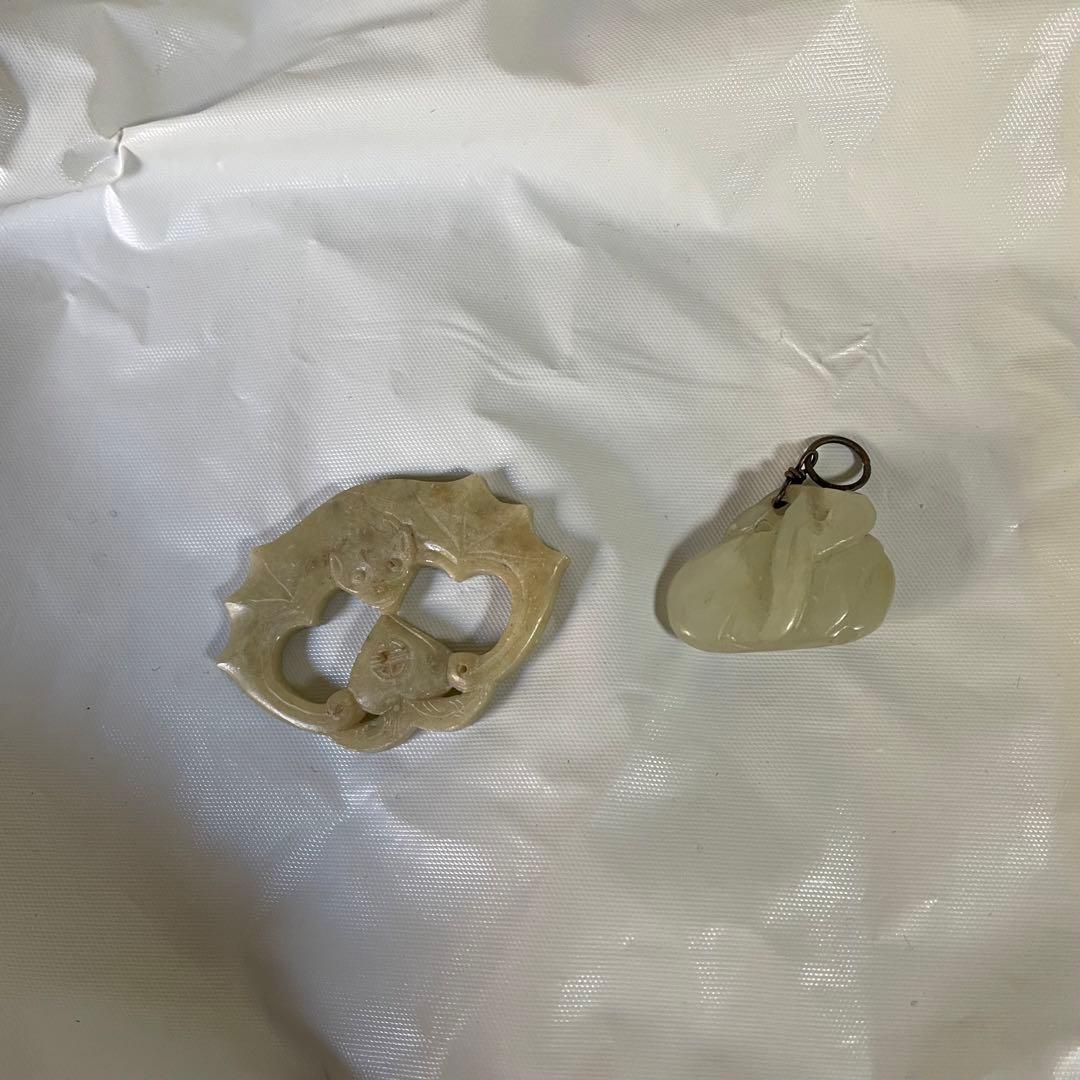 砡　砡石　玉　中国　China アンティーク　骨董　蝙蝠　手彫り　ペンダント　石