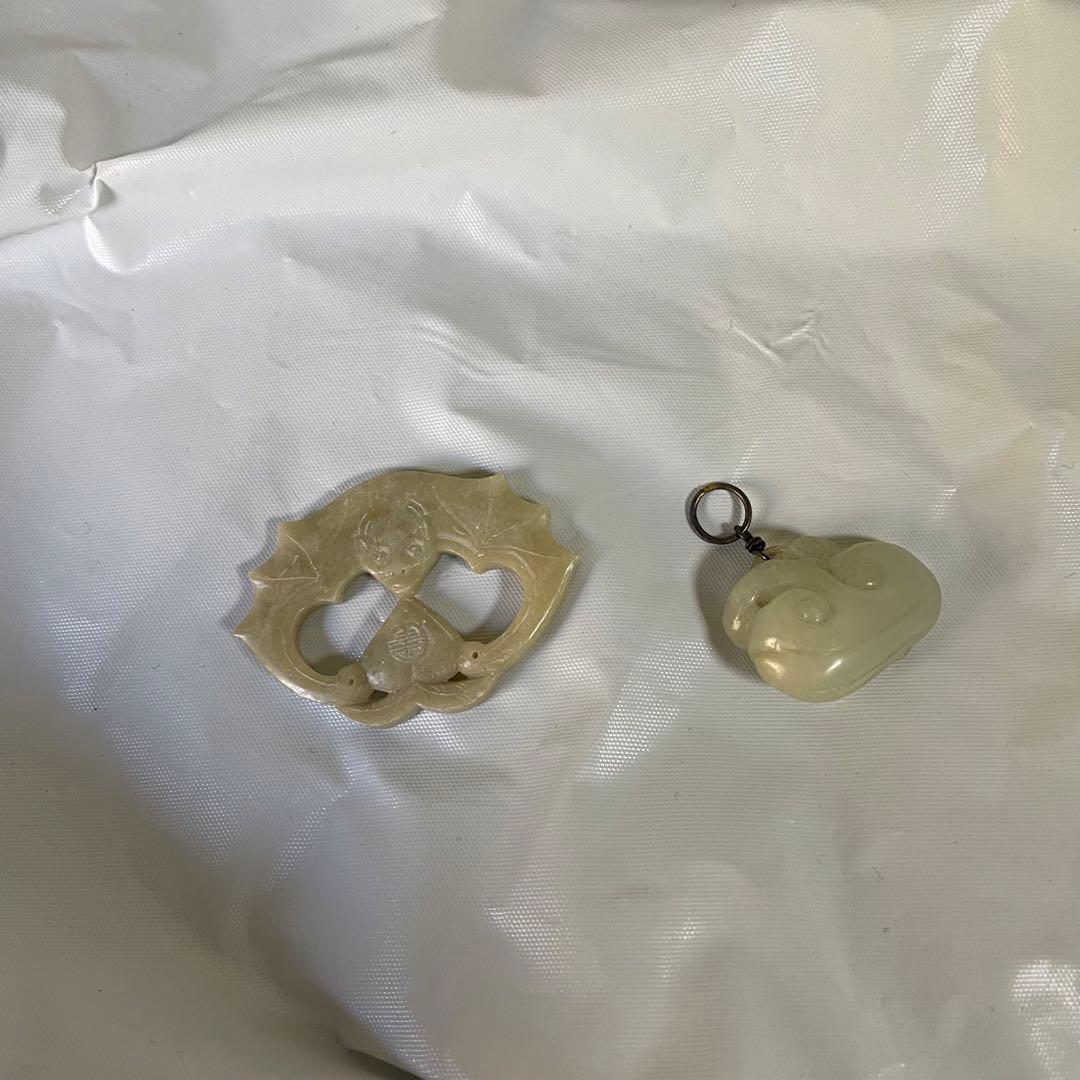 砡　砡石　玉　中国　China アンティーク　骨董　蝙蝠　手彫り　ペンダント　石