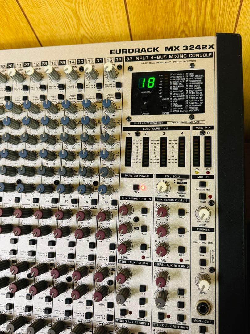 Behringer EURORACK MX3242X ミキサー ユーロラック