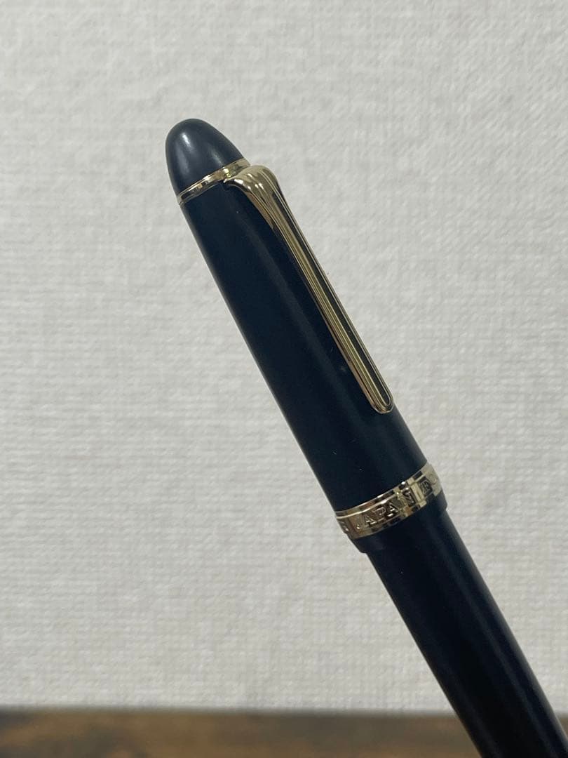 試筆のみ　梨地　18k F 旧ニブ　大型　JIS刻印あり　セーラー　万年筆