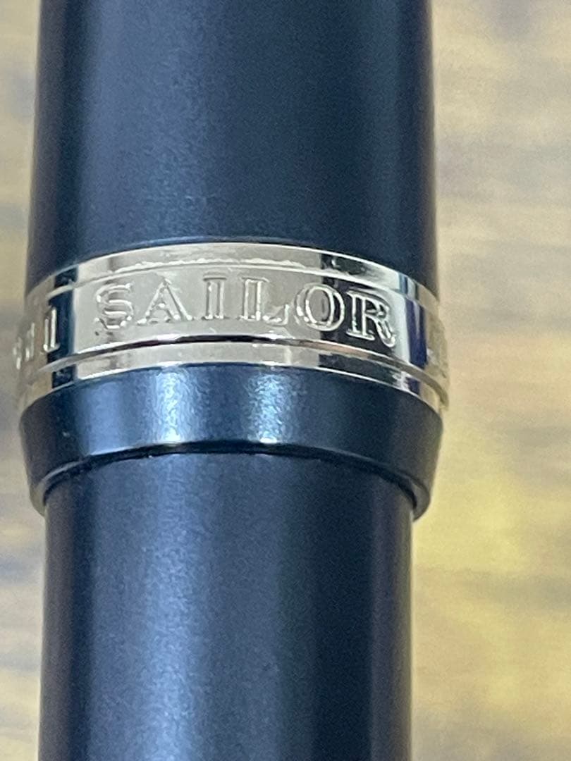 試筆のみ　梨地　18k F 旧ニブ　大型　JIS刻印あり　セーラー　万年筆