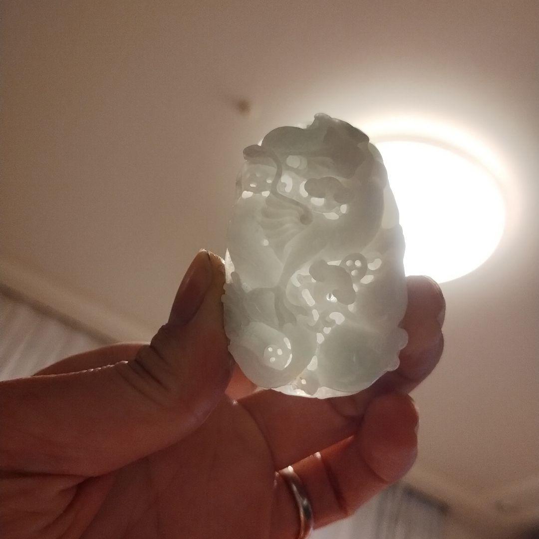 翡翠　龍　カービング　彫刻