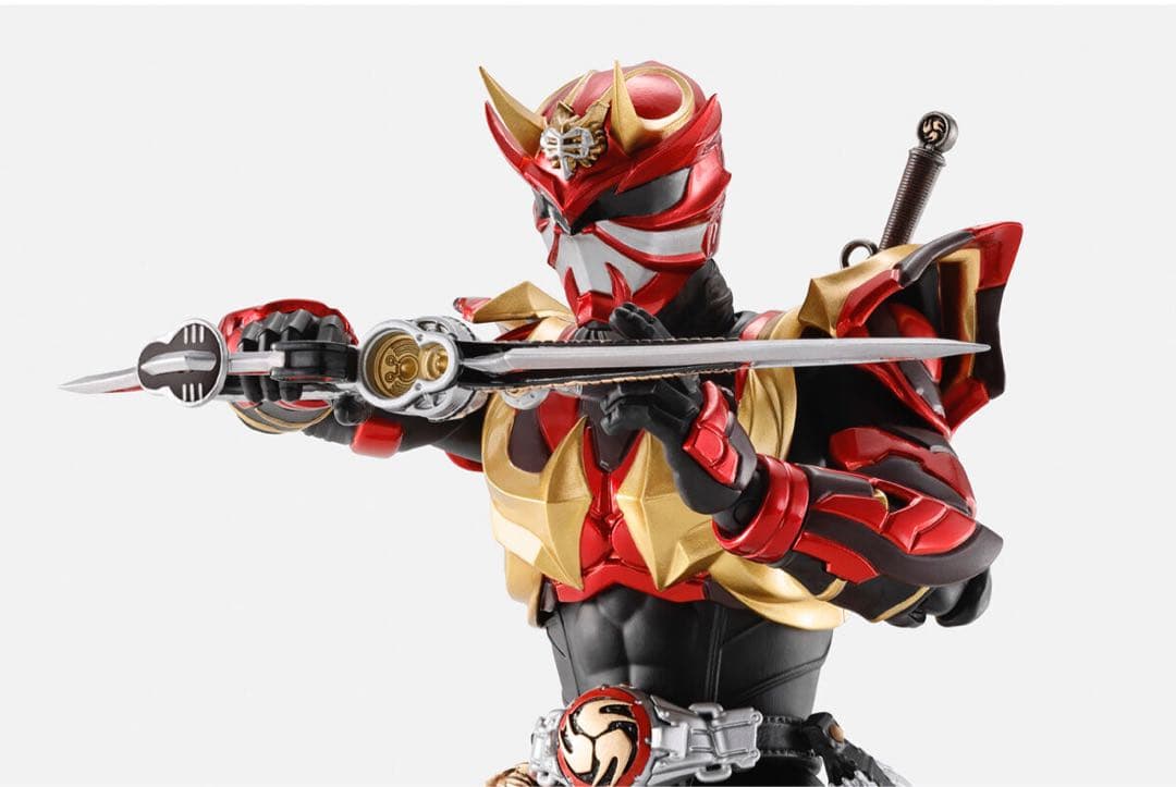 【新品未開封】フィギュアーツ 真骨彫 仮面ライダー装甲響鬼　輸送箱伝票跡無し