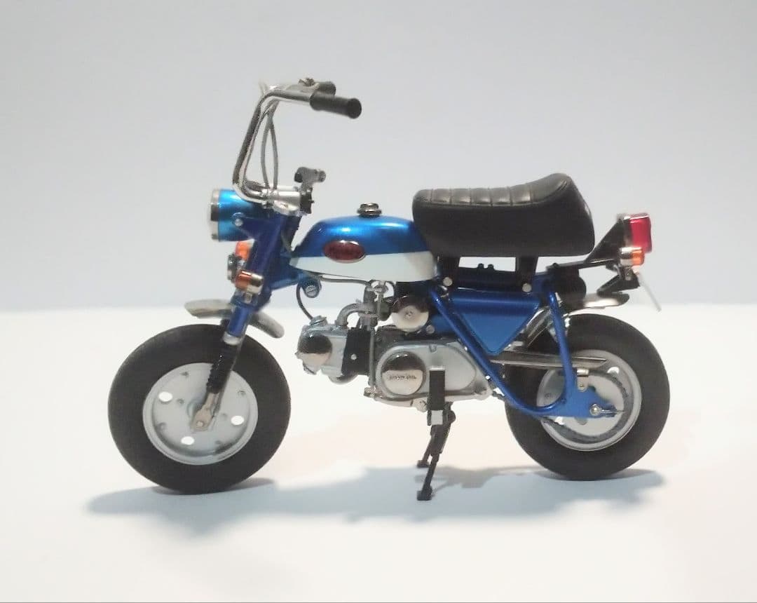 【新品】エブロ 1/10 ホンダモンキー Z50Z