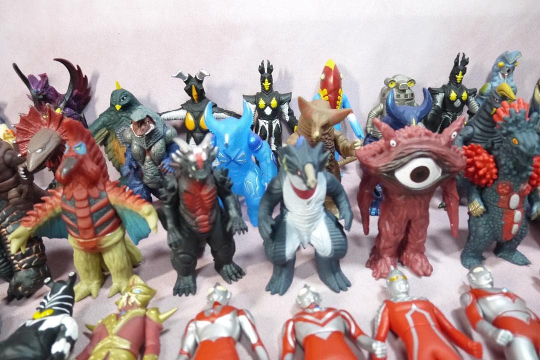 ウルトラヒーローシリーズ500　ウルトラ怪獣シリーズ500　ソフビ97体