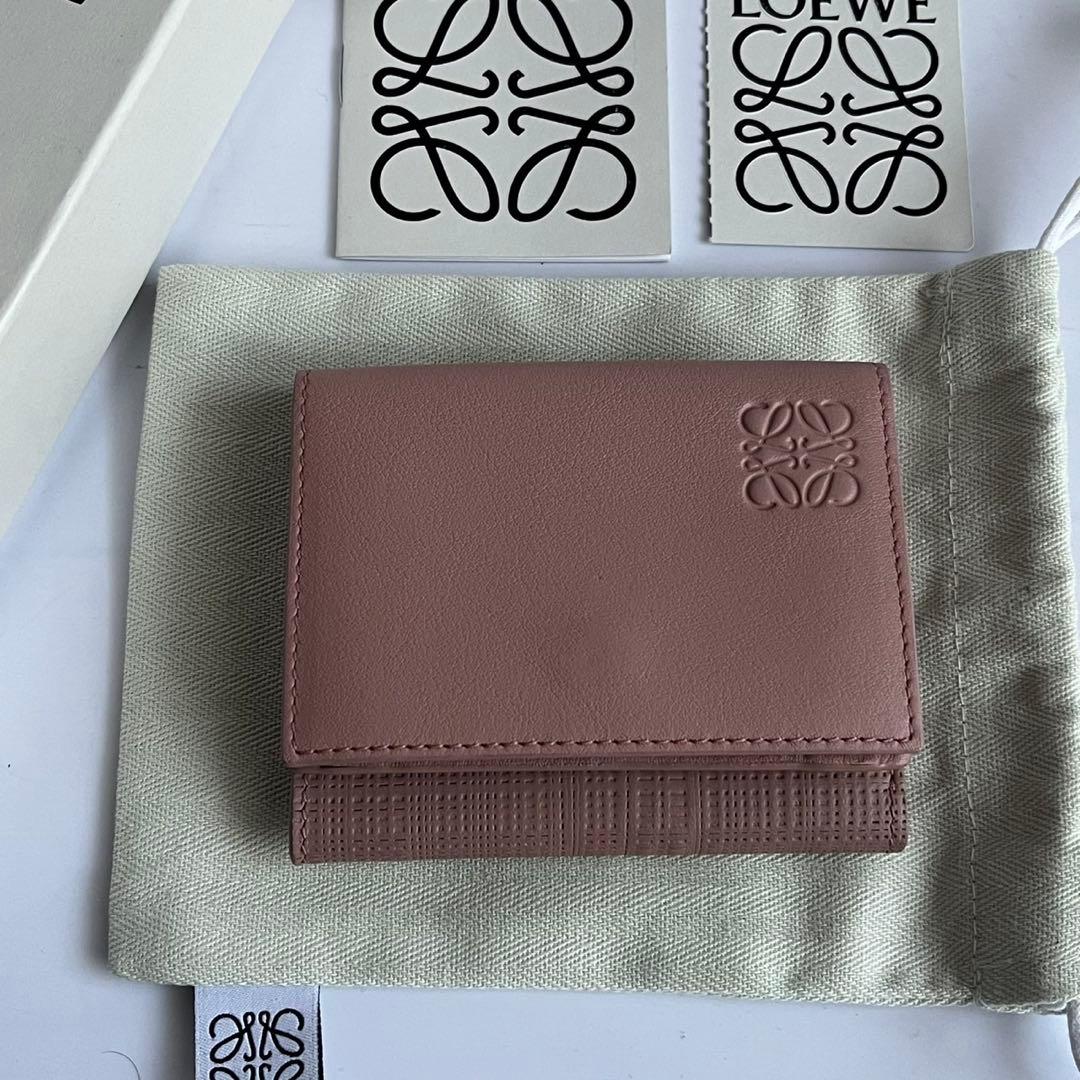 ✨未使用保管品✨　LOEWE コンパクトウォレット　ミニ財布　レザー　ピンク