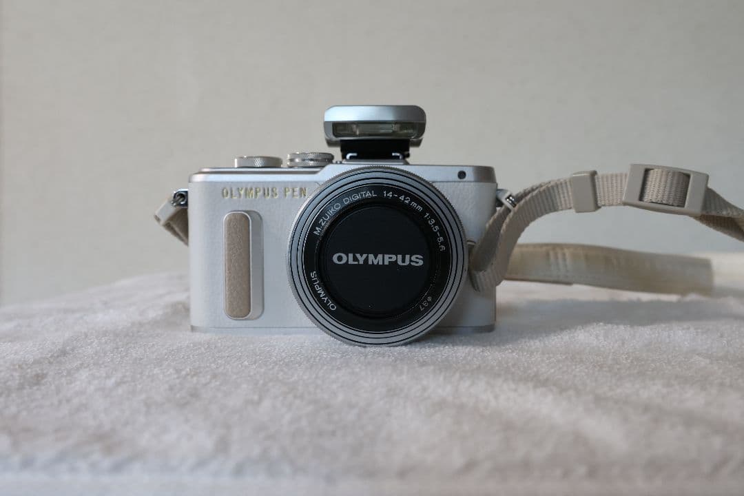 OLYMPUS PEN E-PL8 ダブルズームキット