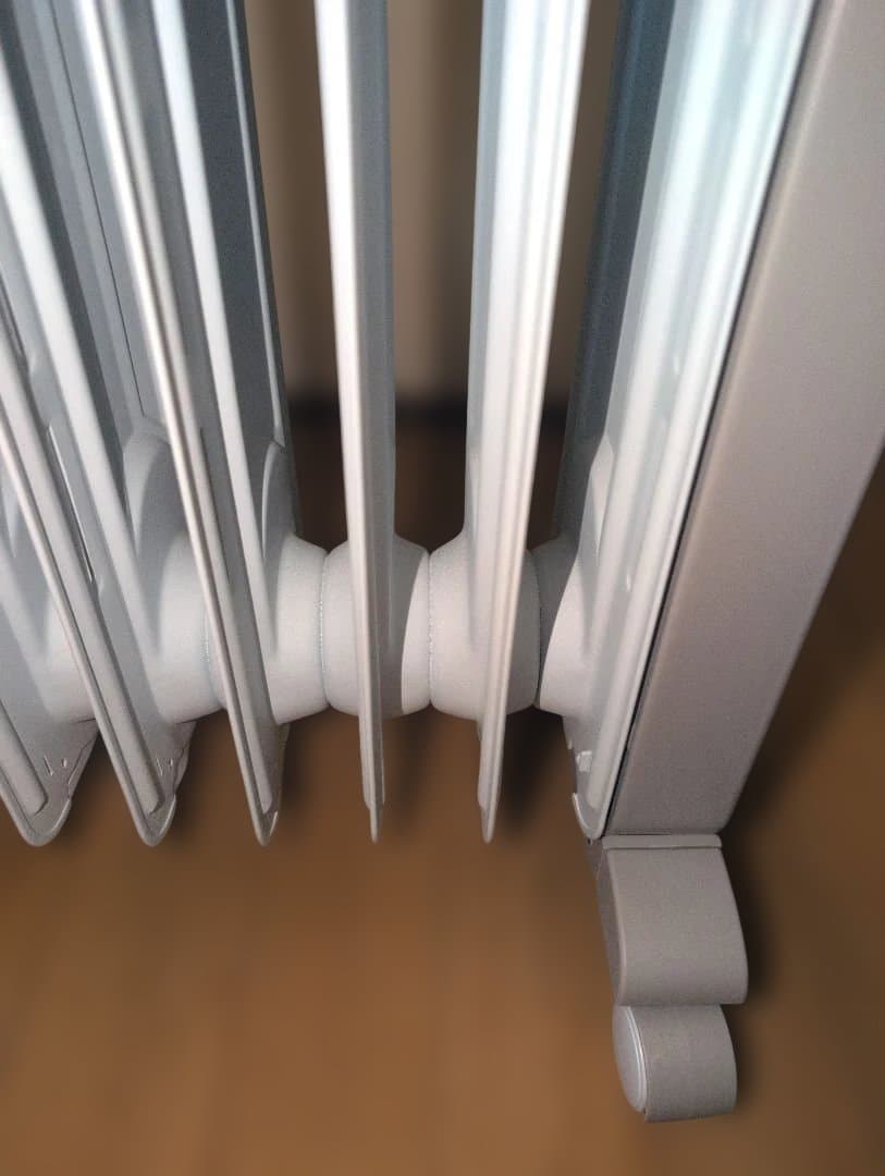 デロンギ　ヴェルディカルド　オイルヒーター　RHJ21F0812 ホワイト