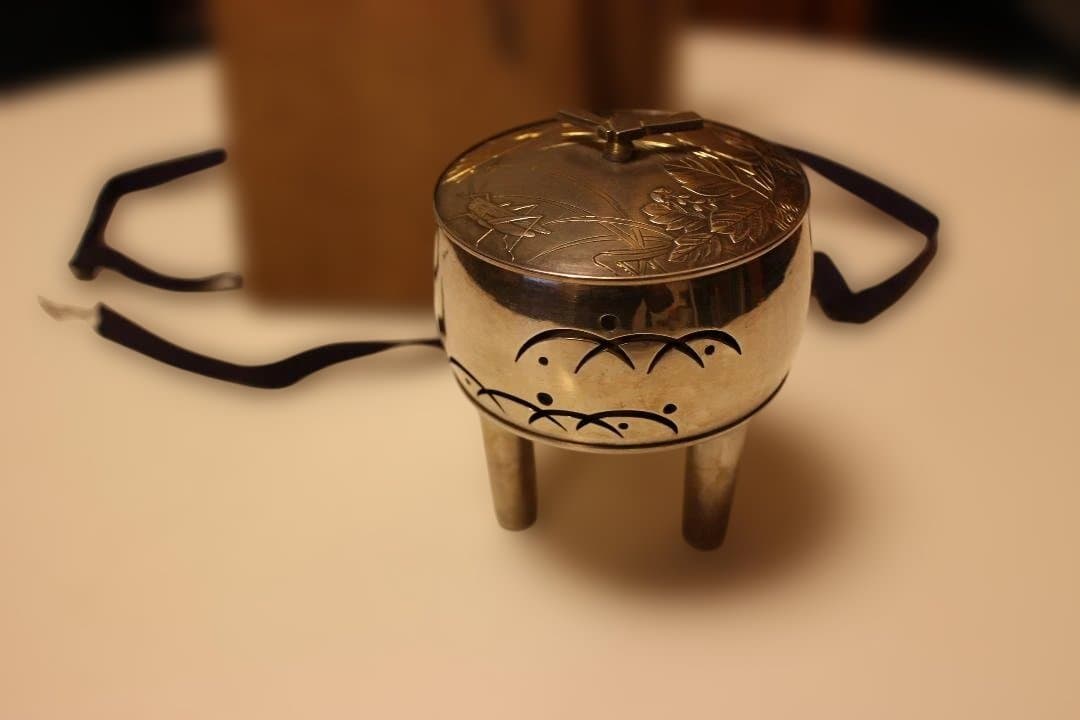 宮内省御用　服部製　純銀　丸形透かし香炉　241ｇ　　香道具銀瓶湯沸鉄瓶