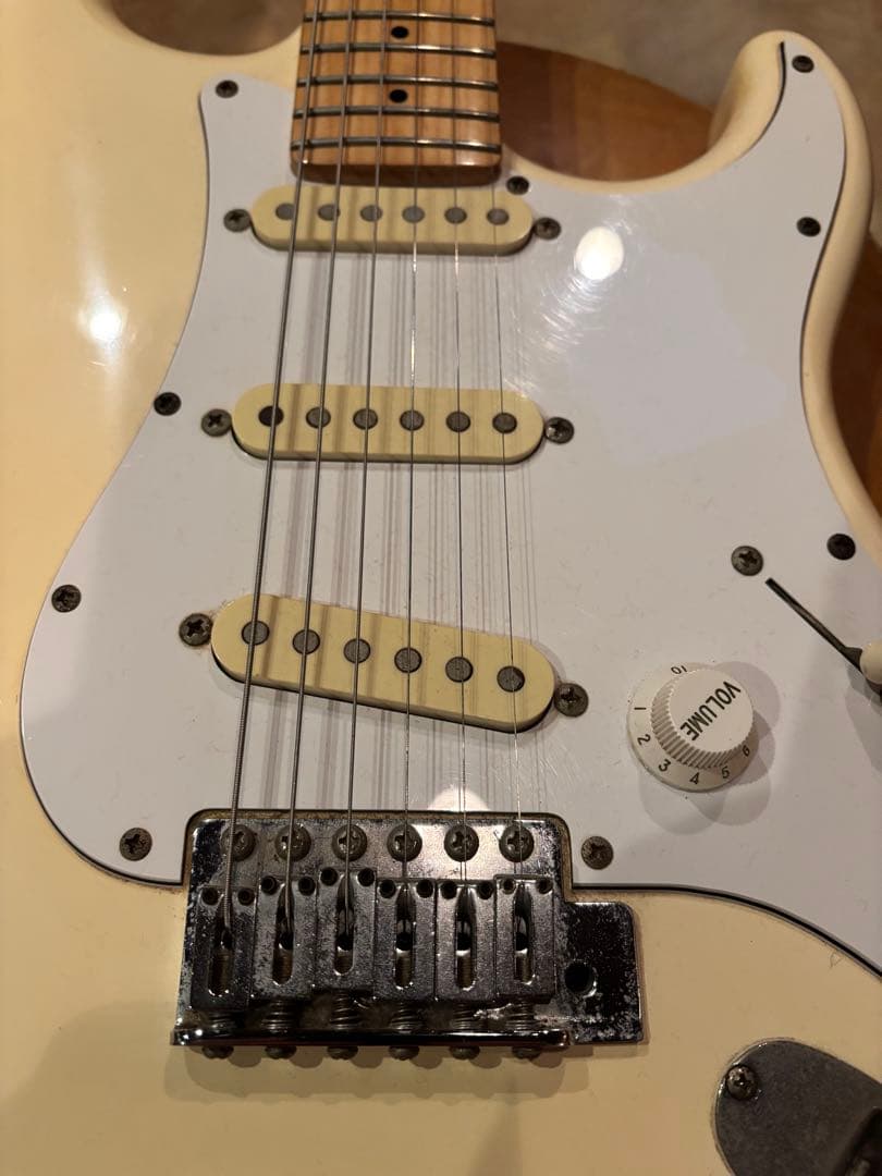 ミディアムスケール　Fender ストラトキャスター ホワイト