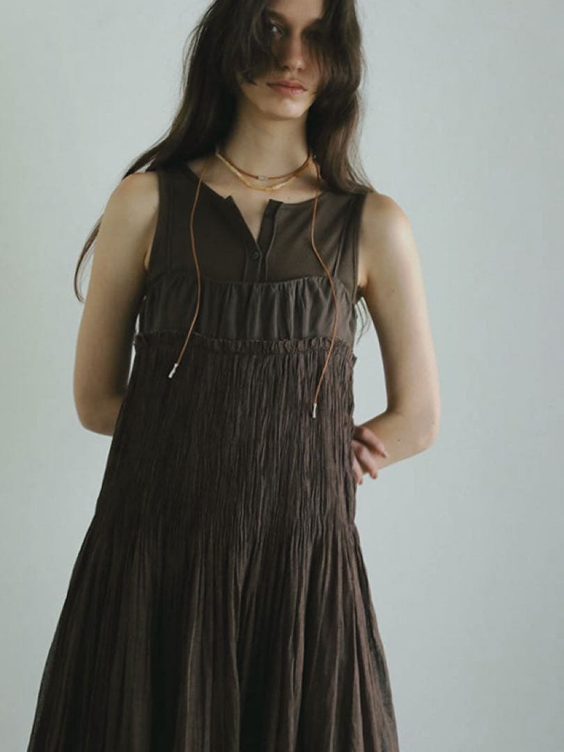 フロントオープンタンクトップ　ブラウン