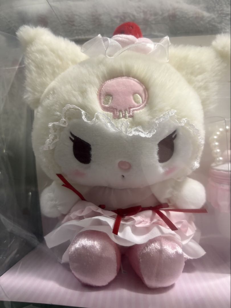 値下げしました新品 サンリオ クロミ いちごホイップケーキ ぬいぐるみ＆アクセサ