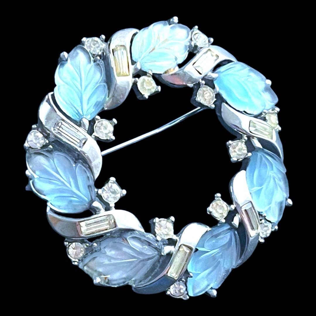 CROWN TRIFARI☆1958☆allure☆フロストリーフリースブローチ