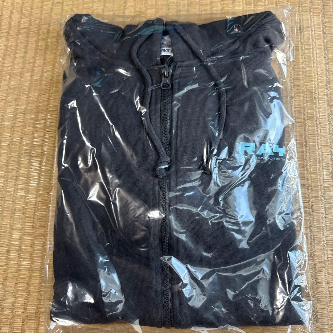 新品未使用　Man RAYS パーカー