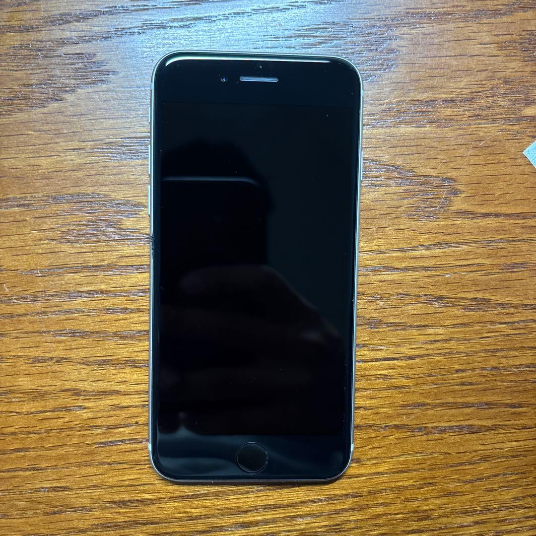 iPhone SE 第3世代　ホワイト