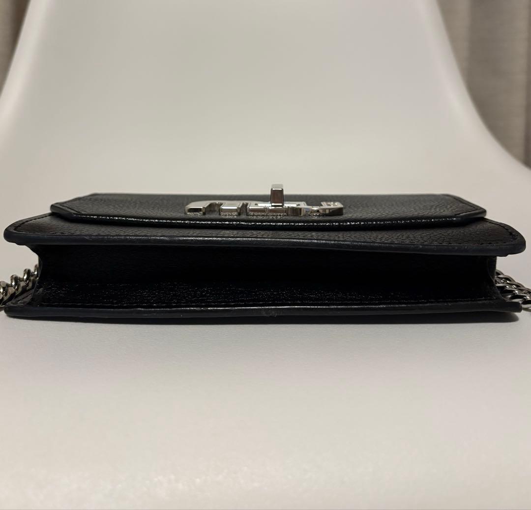 MIUMIU ミュウミュウ　ショルダーバッグターンロック　チェーンレザー