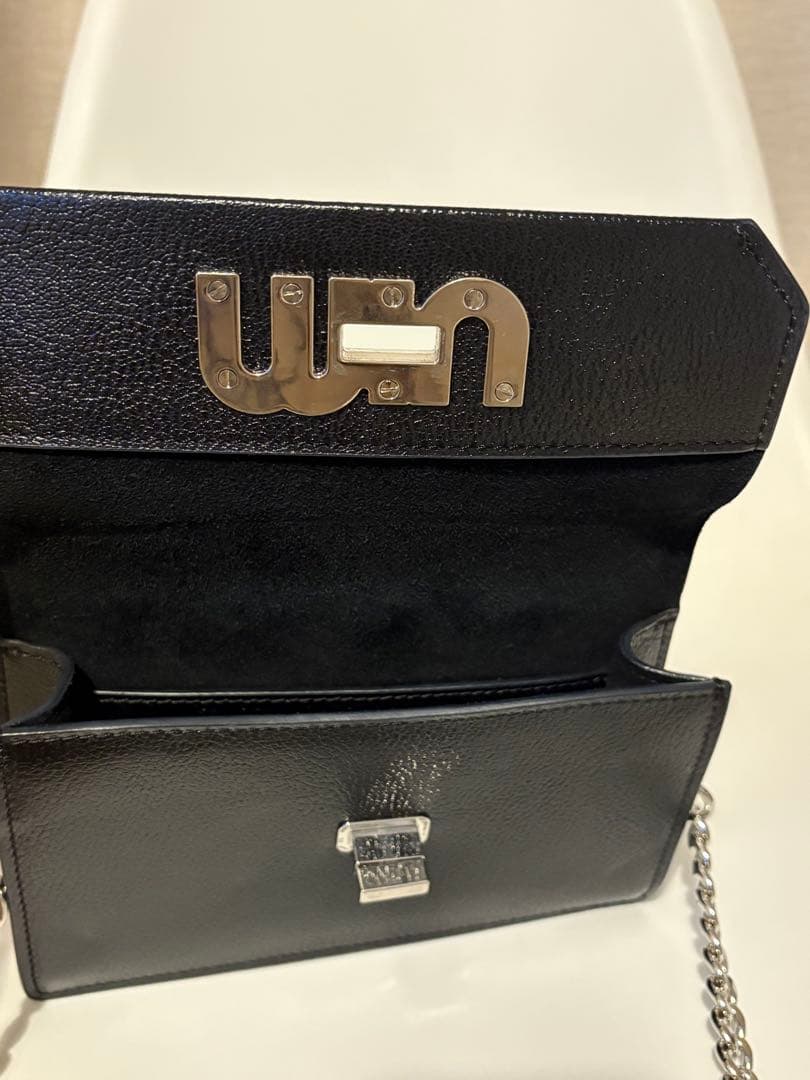 MIUMIU ミュウミュウ　ショルダーバッグターンロック　チェーンレザー