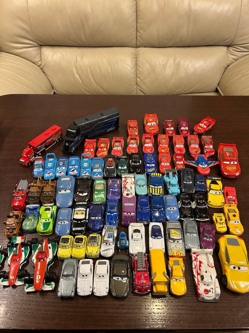 最終値下げ❤︎カーズまとめ売り82台　ブック付き