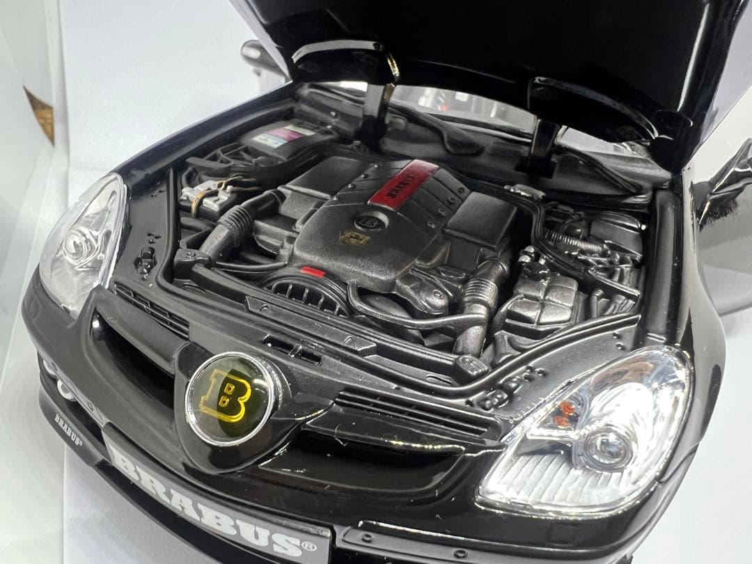 絶版1/18メルセデスベンツSLK55 brabus/AMG (ホットワークス)