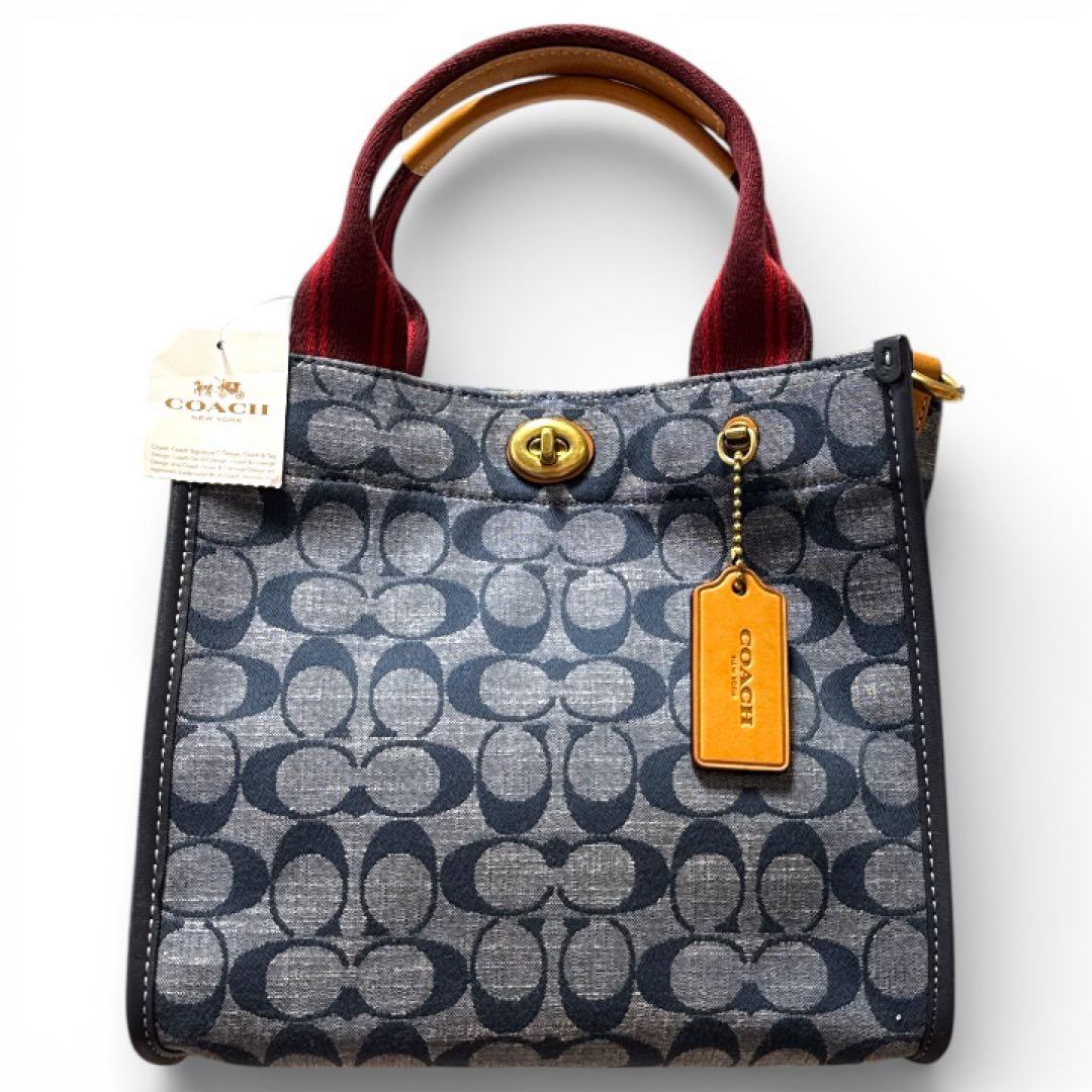 新品タグ付き　保管袋付き　COACH フィールド トート 22 シグネチャー