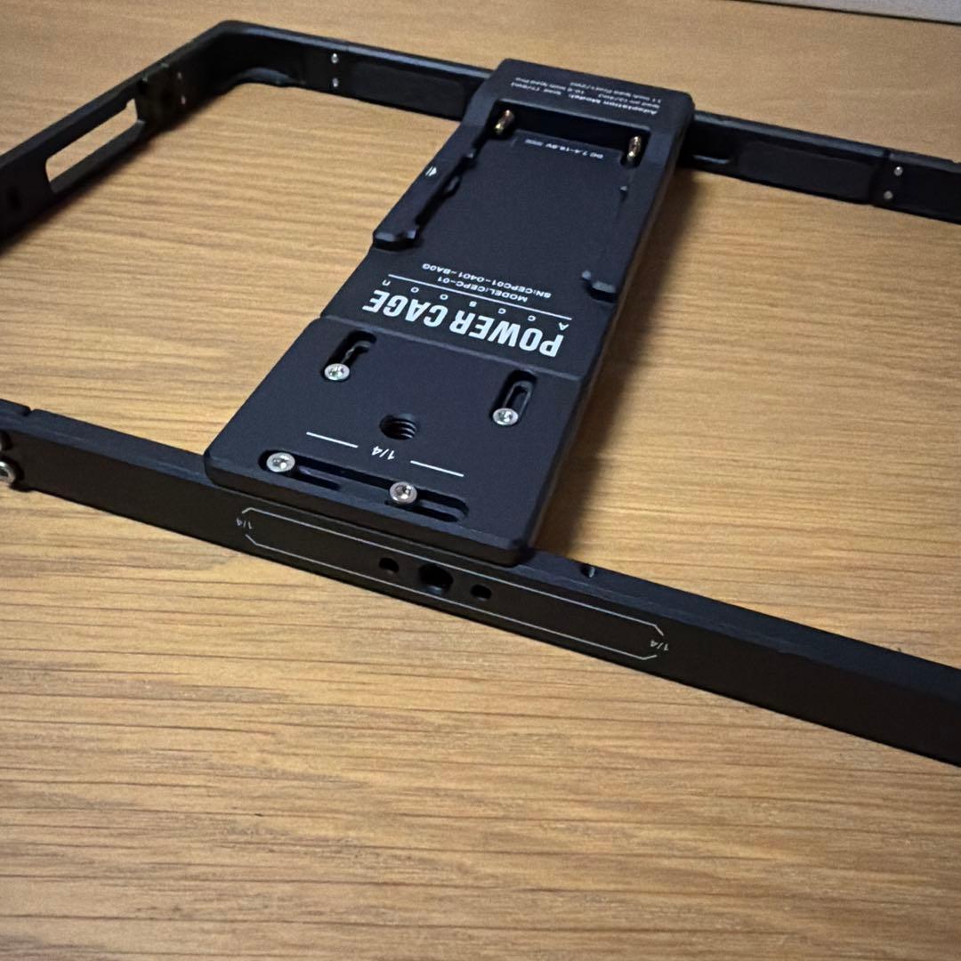 iPadアクセサリー Accsoon Power Cage iPad