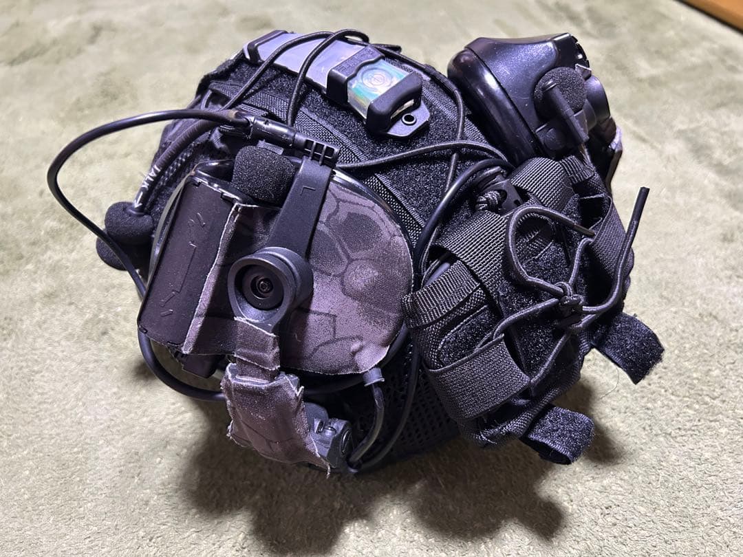 タクティカルヘルメット ブラック ヘッドセット付き