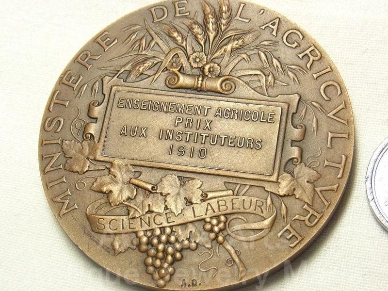 《m6466》農業労働者を知識へ導くマリアンヌ フランス アンティーク メダル