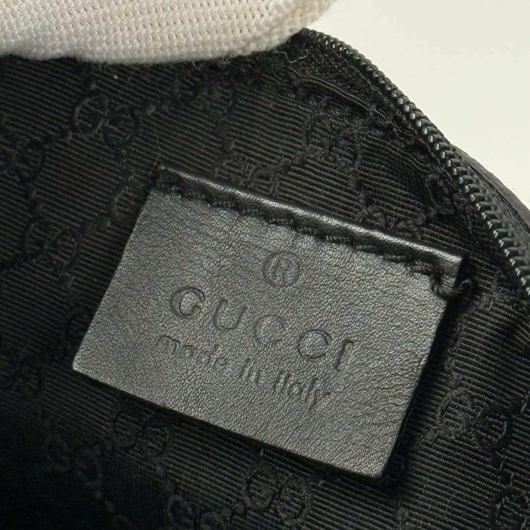 【極美品】グッチ シェリーライン アクセサリーポーチ レザー ロゴプレート 黒