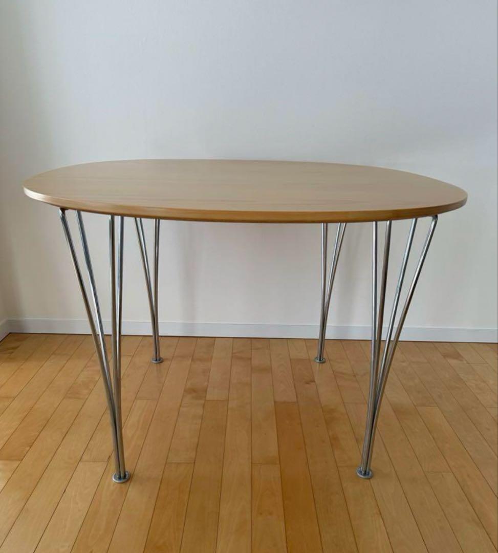 フリッツハンセン　Fritz Hansen Bテーブル