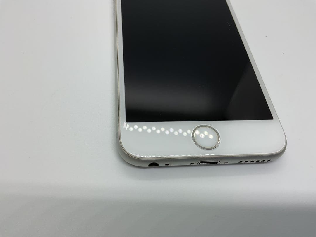 iPhone 6s（シルバー／64GB）