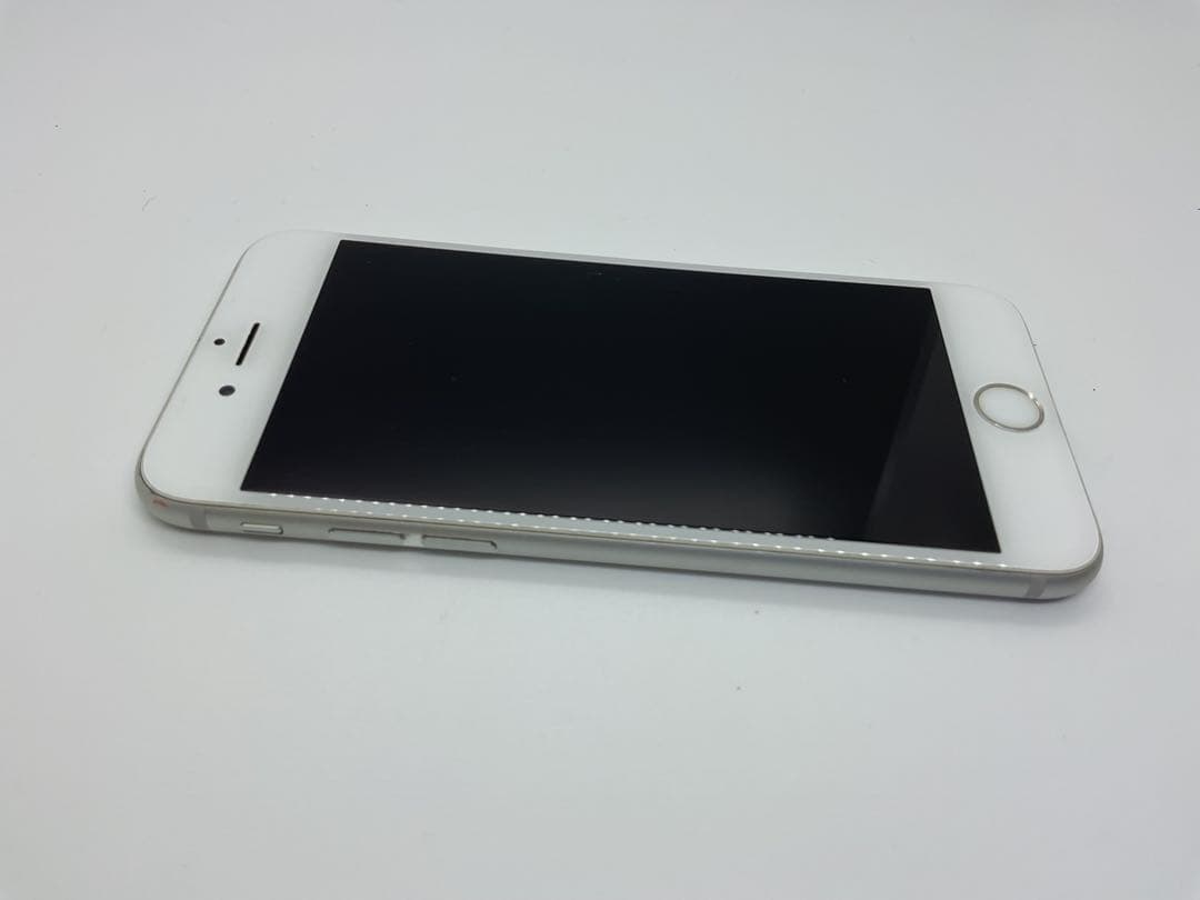 iPhone 6s（シルバー／64GB）